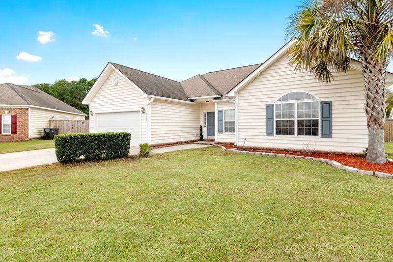7757 Eagle Lake Rd, North Charleston, SC 29418