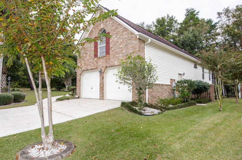 101 Bromwich Dr, Goose Creek, SC 29445