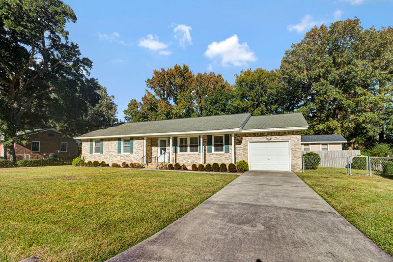1843 Saint Julian Dr, Charleston, SC 29407