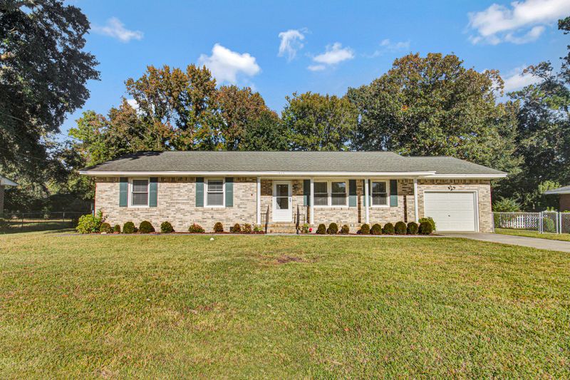 1843 Saint Julian Dr, Charleston, SC 29407