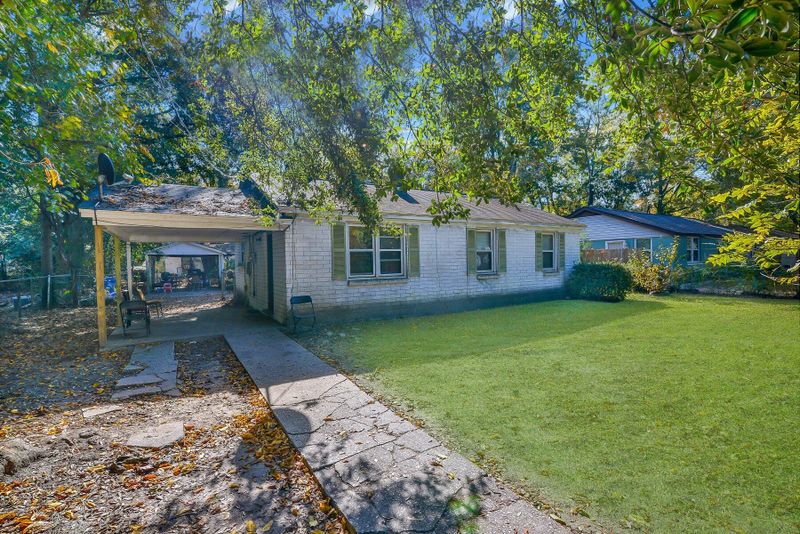 2163 Eleanor Dr, North Charleston, SC 29406