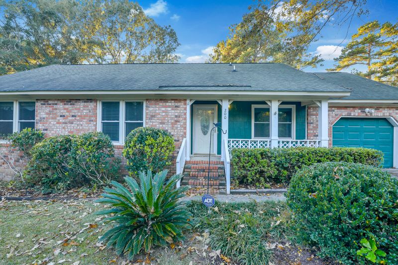 200 Chessington Cir, Summerville, SC 29485