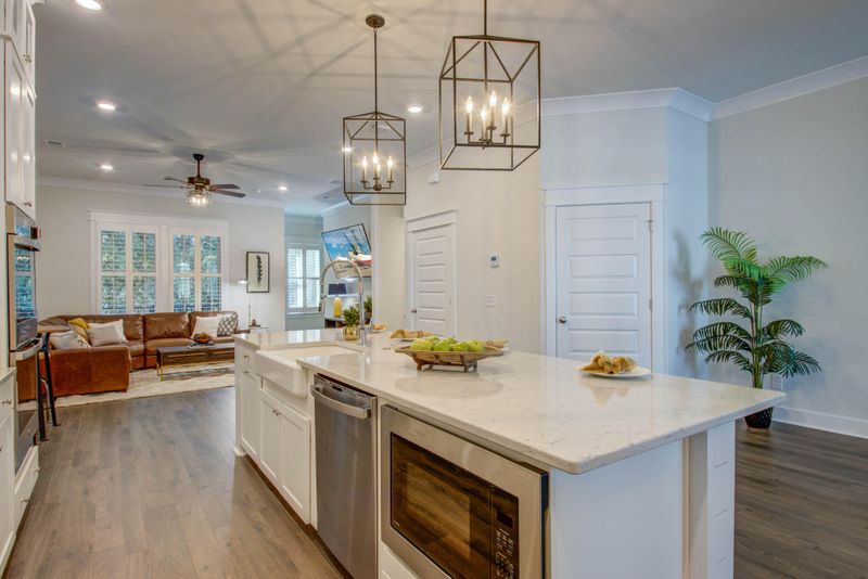 1647 Florentia St, Mount Pleasant, SC 29464