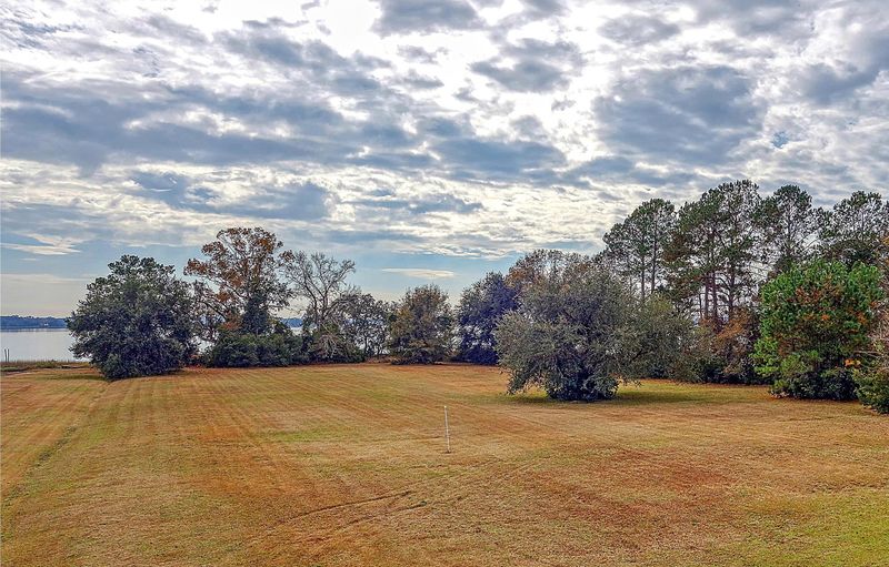 4683 Westervelt Rd, Meggett, SC 29449