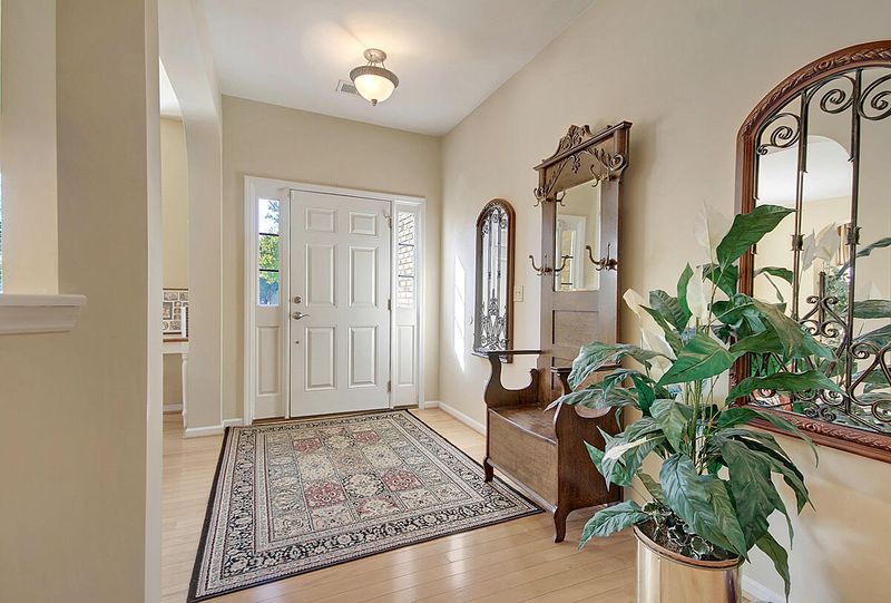 706 Beverly Dr, Summerville, SC 29485