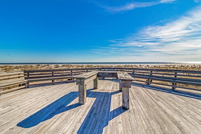 D427 Shipwatch #5 Weeks, Isle Of Palms, SC 29451