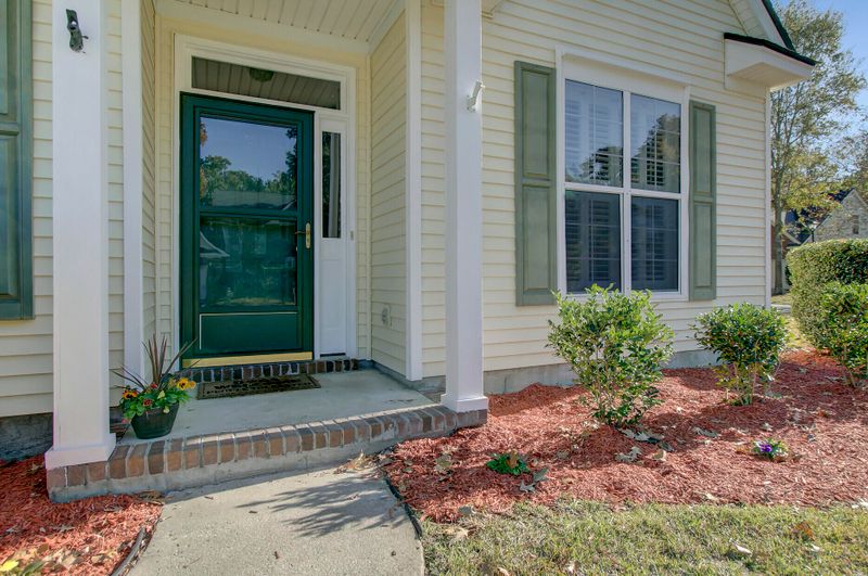 8527 Falling Leaf Ln, North Charleston, SC 29420
