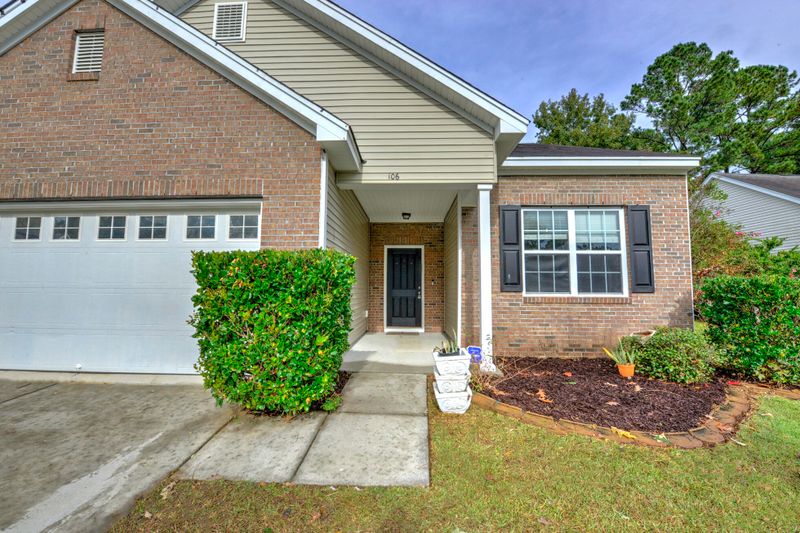 106 Broken Branch Dr, Goose Creek, SC 29445