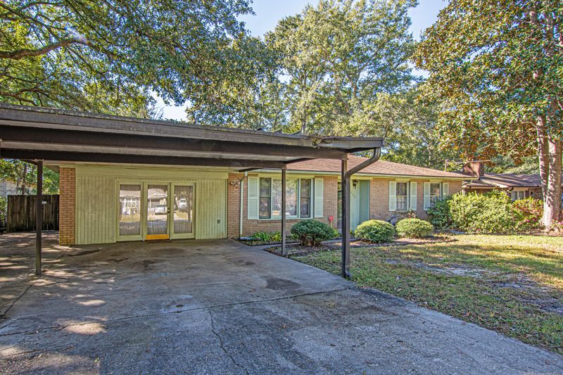 7737 Nellview Dr, North Charleston, SC 29418