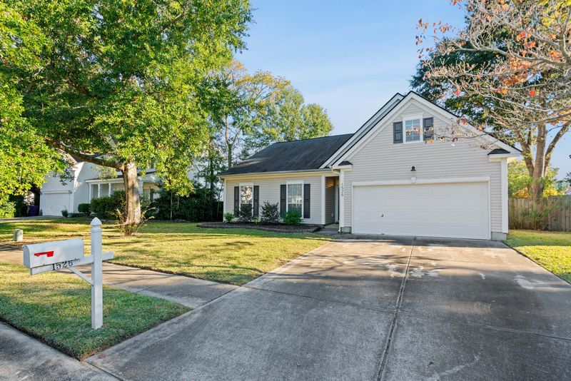 1526 Harborsun Dr, Charleston, SC 29412