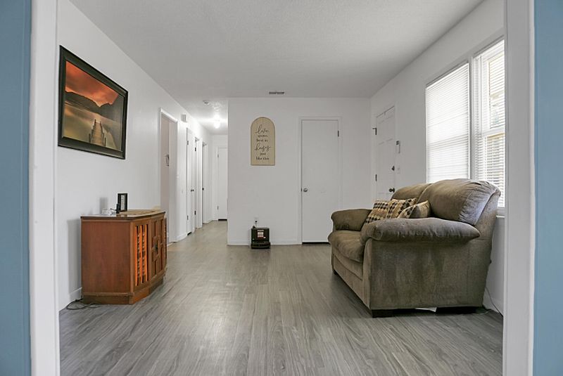 4524 Garwood Dr, Ladson, SC 29456