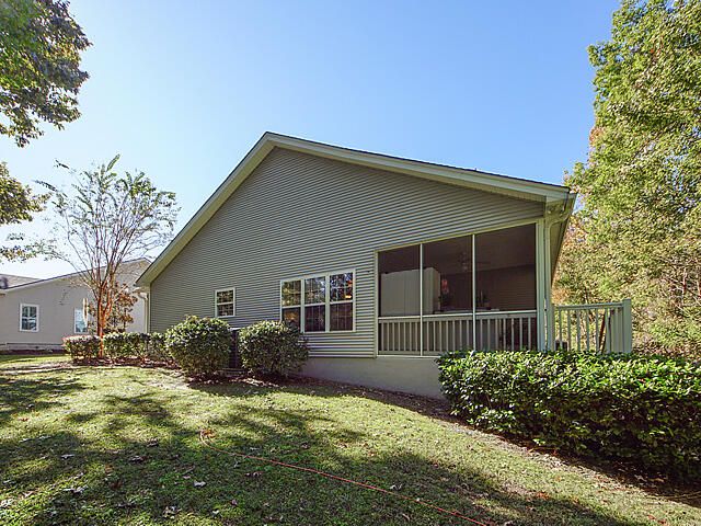 2446 Deer Ridge Ln, North Charleston, SC 29406