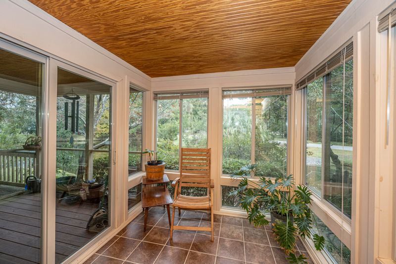 1315 Shire Rd, Mount Pleasant, SC 29464