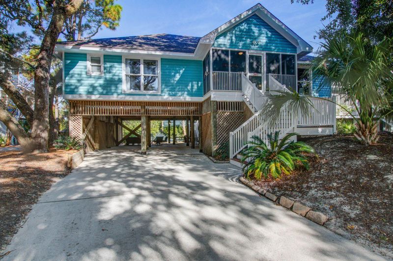 406 W Hudson Ave, Folly Beach, SC 29439