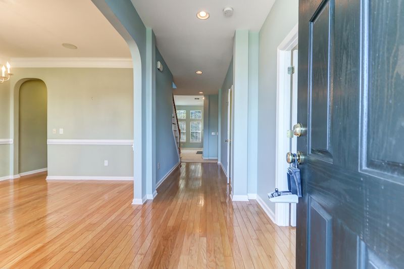 1417 Coopers Hawk Dr, Hanahan, SC 29410