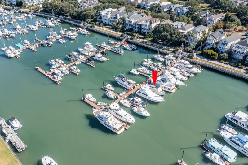 40 41st Ave #D-13, Isle Of Palms, SC 29451