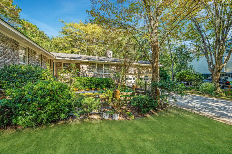 118 Sparrow Dr, Isle Of Palms, SC 29451