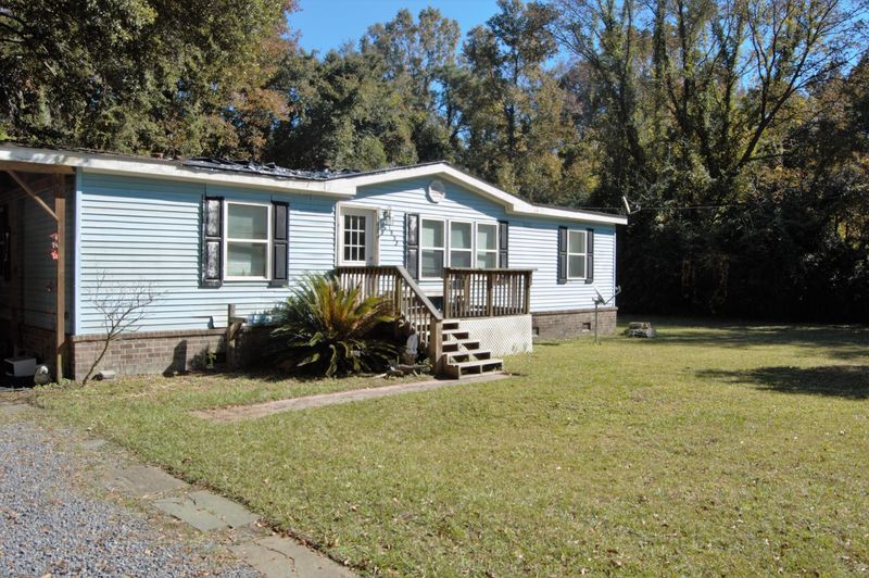 1833 Grover Rd, Johns Island, SC 29455