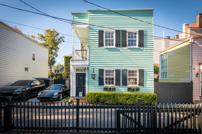 3 Montagu Ct, Charleston, SC 29401