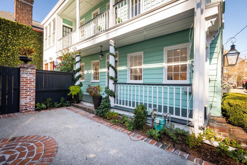 3 Montagu Ct, Charleston, SC 29401