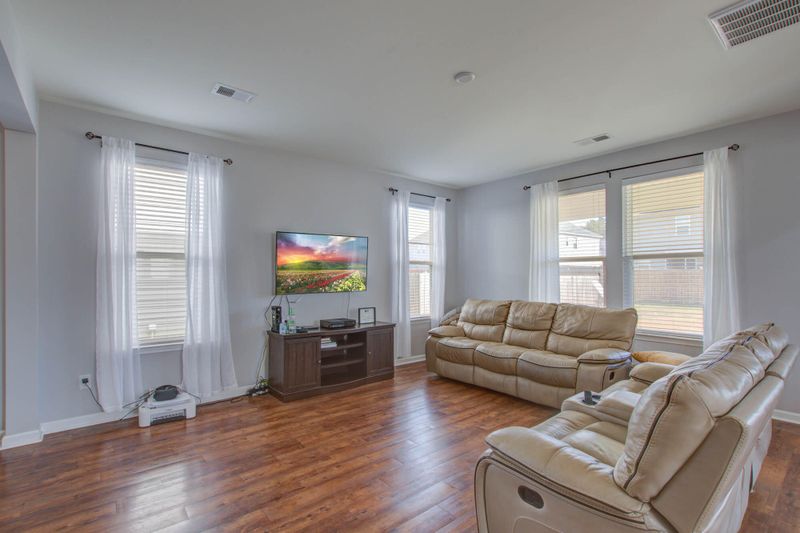 1143 Flyway Rd, Summerville, SC 29483