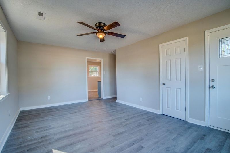 202 Wall St, Moncks Corner, SC 29461