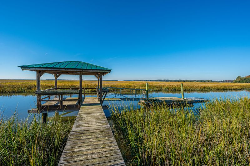 2205 Bailey Island Ln, Edisto Island, SC 29438