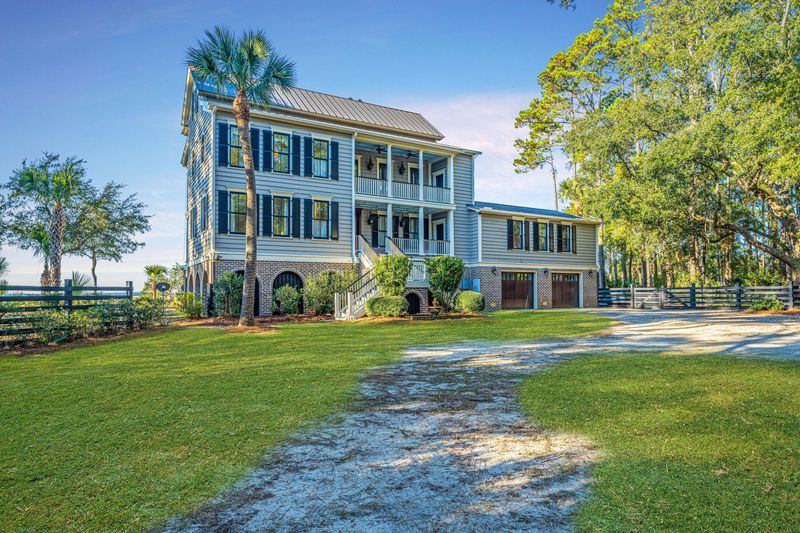 2205 Bailey Island Ln, Edisto Island, SC 29438