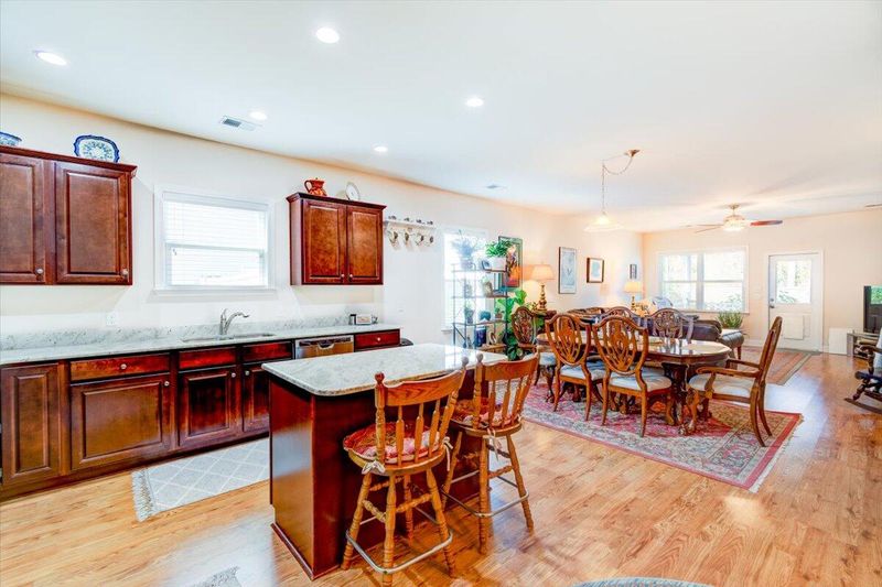 2914 Glenarden Dr, Charleston, SC 29414