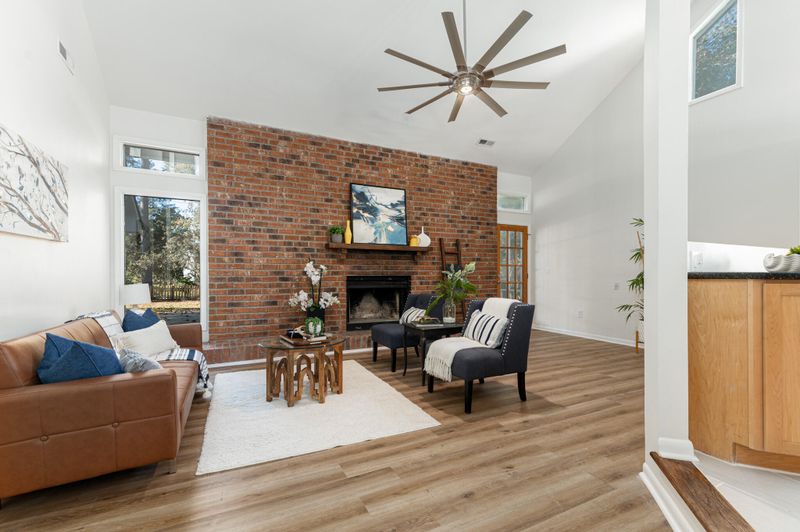 79 Shadowmoss Pw, Charleston, SC 29414