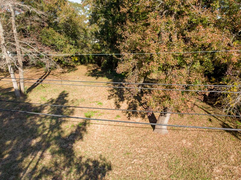 2018 Emden St, North Charleston, SC 29406
