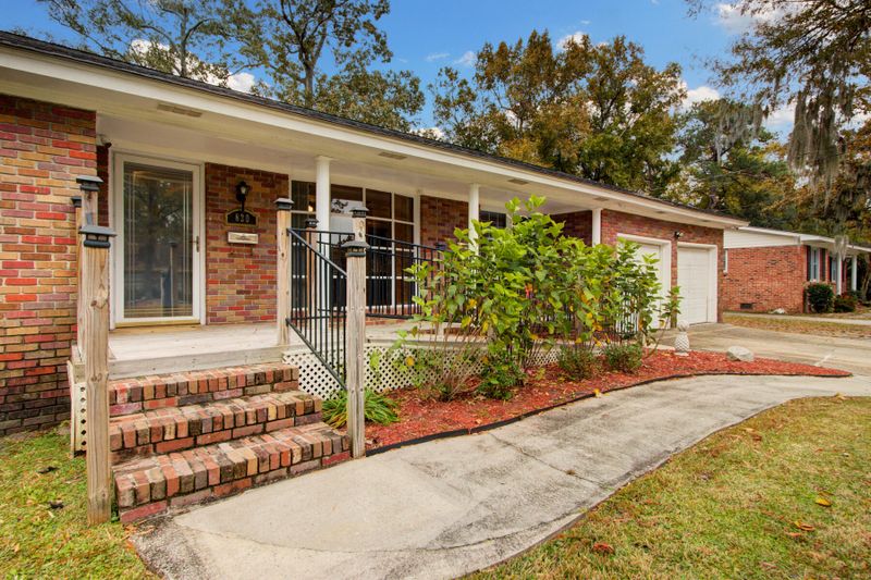 820 E Estates Blvd, Charleston, SC 29414