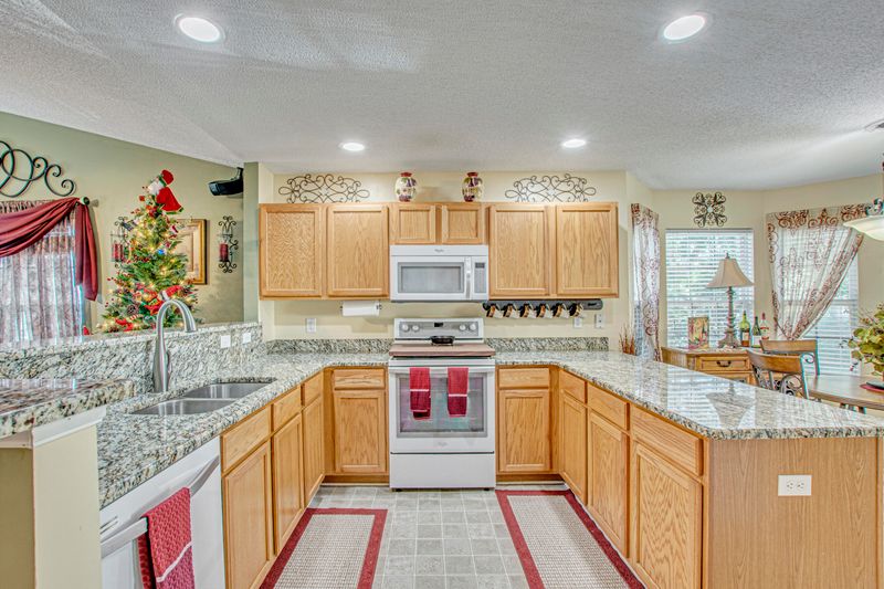 100 Macy Cir, Goose Creek, SC 29445