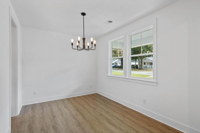 5615 Flanders Ave, North Charleston, SC 29406