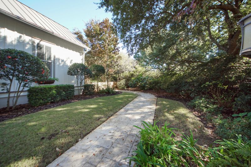 724 Royall Ave, Mount Pleasant, SC 29464