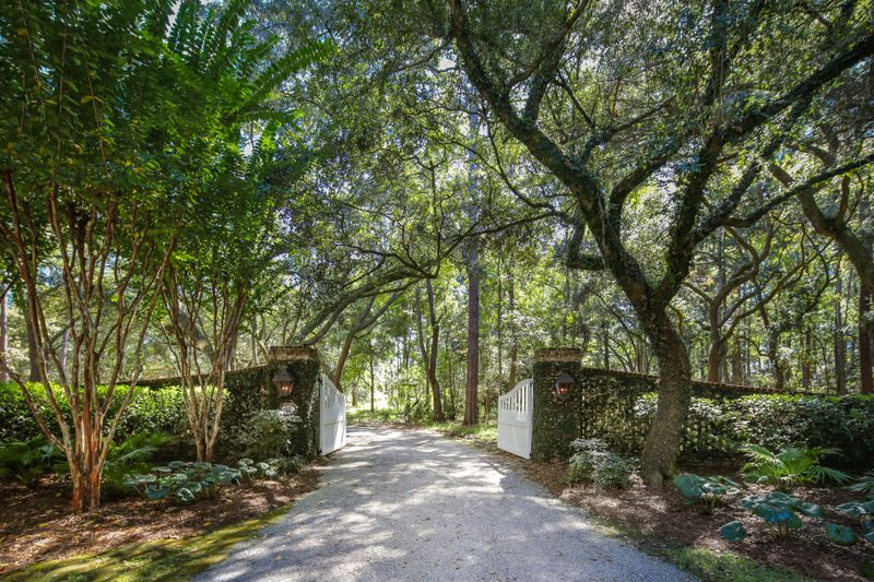 4458 Park Island Rd, Meggett, SC 29449
