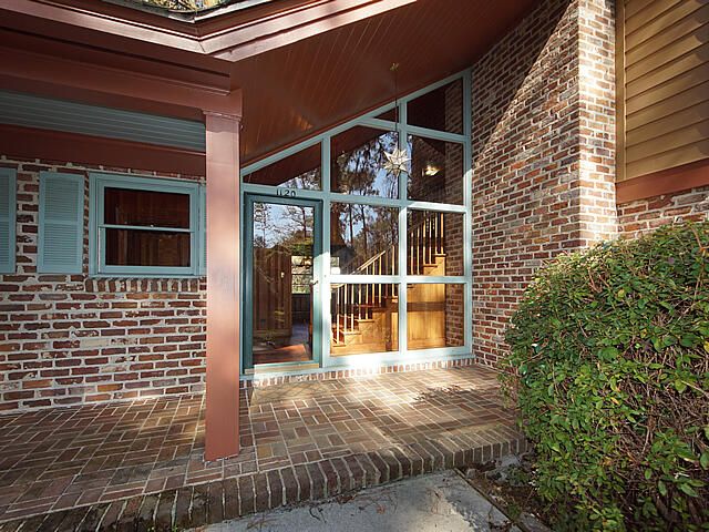 1120 S Main St, Summerville, SC 29483