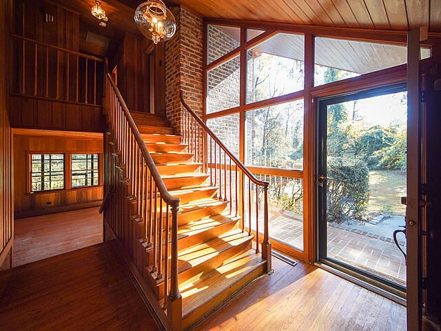 1120 S Main St, Summerville, SC 29483