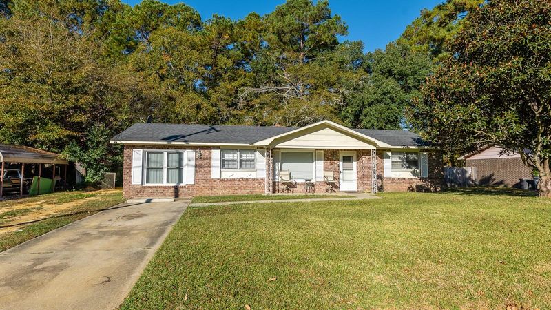 4882 Foxwood Dr, North Charleston, SC 29418