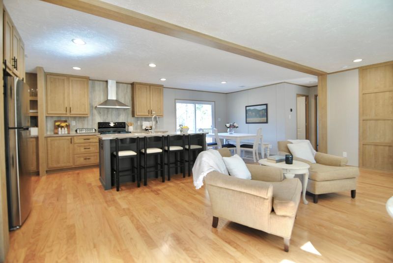 109 Mitchum Ln, Saint Stephen, SC 29479