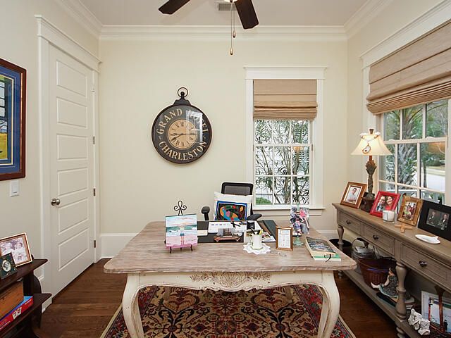 290 Island Park Dr, Charleston, SC 29492