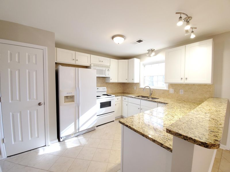 1319 Maryland Dr, Ladson, SC 29456