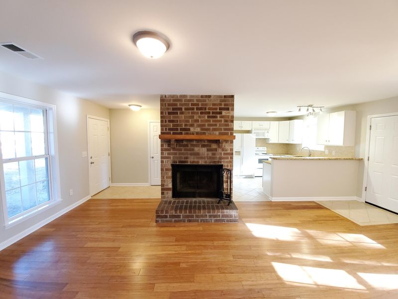 1319 Maryland Dr, Ladson, SC 29456