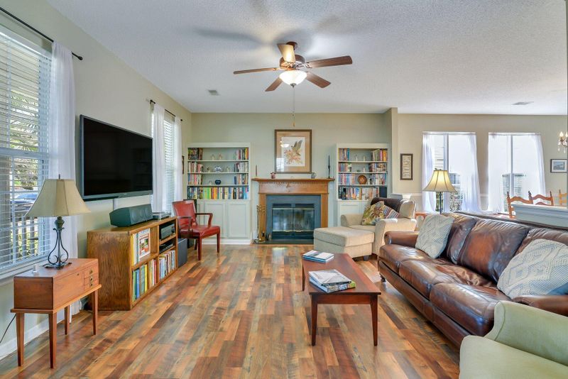 1453 Swamp Fox Ln, Charleston, SC 29412