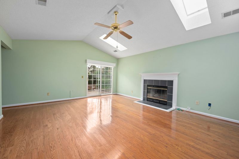 1248 Llewellyn Rd, Mount Pleasant, SC 29464