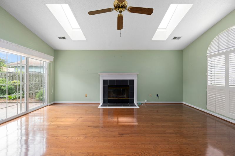 1248 Llewellyn Rd, Mount Pleasant, SC 29464