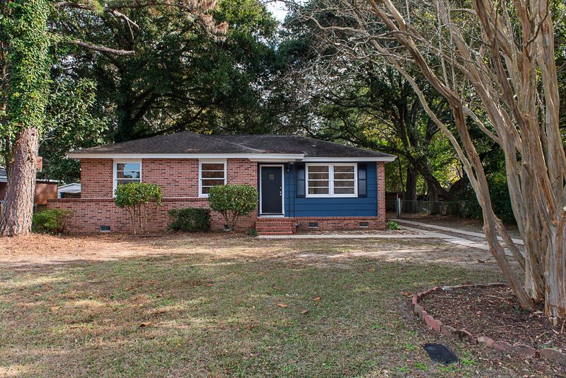 8 Ellen Ave, Mount Pleasant, SC 29464