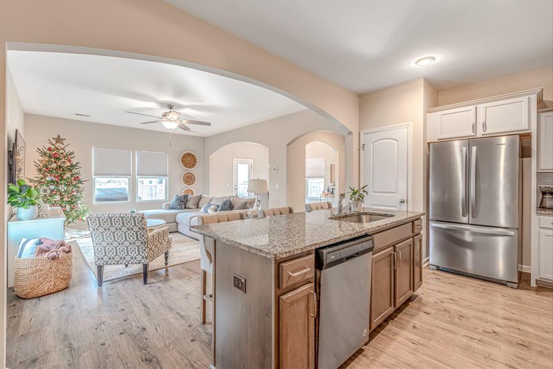 412 Thoroughbred Dr, Moncks Corner, SC 29461