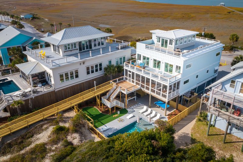 1027 W Ashley Ave, Folly Beach, SC 29439