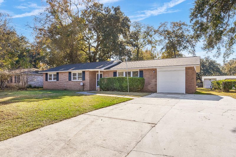 7743 Linsley Dr, North Charleston, SC 29418